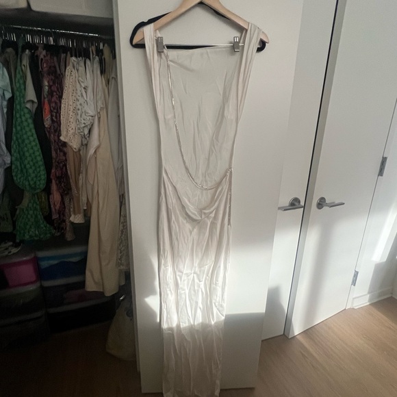 The Bar Dress | The Pierre Gown In Blanc - Picture 7 of 8